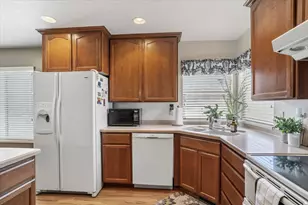 1229 N 2025 W, Layton, UT 84041 - Photo 15