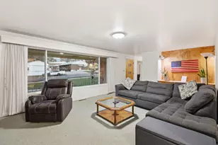 328 E 100 N, Clearfield, UT 84015 - Photo 7