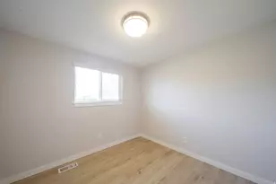 6892 S 1520 W, West Jordan, UT 84084 - Photo 17