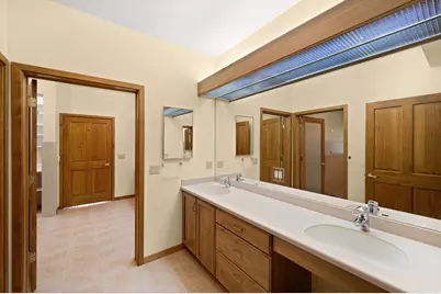 927 N Ensign Vista Dr, Salt Lake City, UT 84103 - Photo 21