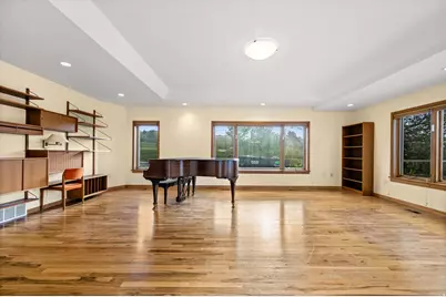 927 N Ensign Vista Dr, Salt Lake City, UT 84103 - Photo 9