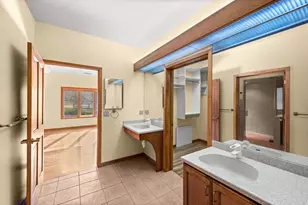 927 N Ensign Vista Dr, Salt Lake City, UT 84103 - Photo 43