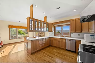 927 N Ensign Vista Dr, Salt Lake City, UT 84103 - Photo 49