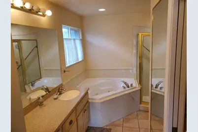 5586 S 250 E, Washington Terrace, UT 84405 - Photo 11