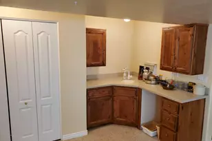 5586 S 250 E, Washington Terrace, UT 84405 - Photo 15