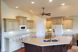 5586 S 250 E, Washington Terrace, UT 84405 - Photo 3
