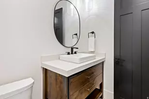 11 E Cross Hill Ln, Sandy, UT 84092 - Photo 67