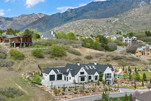 11 E Cross Hill Ln, Sandy, UT 84092 - Photo 3