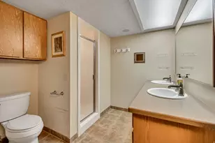1498 E Mt Manor Cir, Cottonwood Heights, UT 84121 - Photo 31