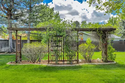 1498 E Mount Manor Cir, Cottonwood Heights, UT 84121 - Photo 39