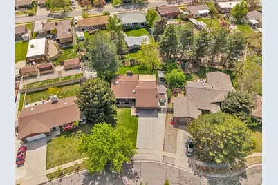 1498 E Mount Manor Cir, Cottonwood Heights, UT 84121 - Photo 55