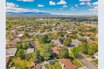 1498 E Mount Manor Cir, Cottonwood Heights, UT 84121 - Photo 53