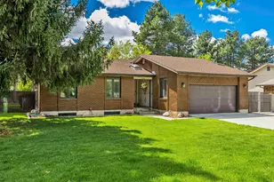 1498 E Mt Manor Cir, Cottonwood Heights, UT 84121 - Photo 3