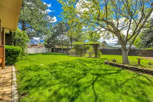 1498 E Mt Manor Cir, Cottonwood Heights, UT 84121 - Photo 33