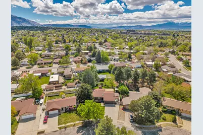 1498 E Mount Manor Cir, Cottonwood Heights, UT 84121 - Photo 47