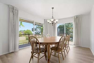 2677 E Grandview Dr S, Sandy, UT 84092 - Photo 9