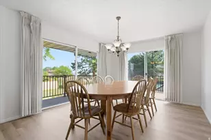 2677 E Grandview Dr S, Sandy, UT 84092 - Photo 9