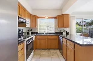 2677 E Grandview Dr S, Sandy, UT 84092 - Photo 5