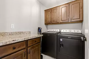 8561 S Canmore Dr W, West Jordan, UT 84081 - Photo 17
