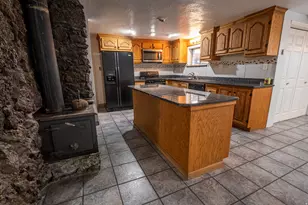 295 N 300 W, Fillmore, UT 84631 - Photo 5