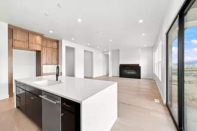 2427 Salvia Dr #2072, Saratoga Springs, UT 84045 - Photo 5