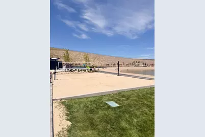 2031 N Golden Ruby Dr E, Saratoga Springs, UT 84045 - Photo 27