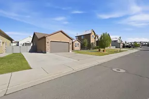3857 E Barton Creek Dr, Eagle Mountain, UT 84005 - Photo 7