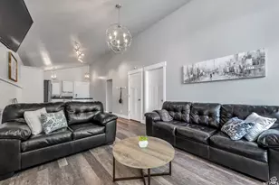 247 S 700 E, Salt Lake City, UT 84102 - Photo 3