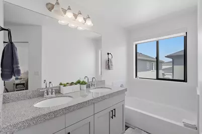 7152 N Brook Rdg, Eagle Mountain, UT 84005 - Photo 11
