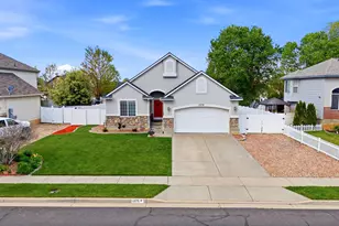 1379 N 2530 W, Clinton, UT 84015 - Photo 3
