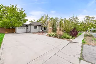 2560 E 2940 S, Salt Lake City, UT 84109 - Photo 27