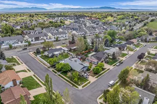 2047 N 1650 E, Layton, UT 84040 - Photo 31