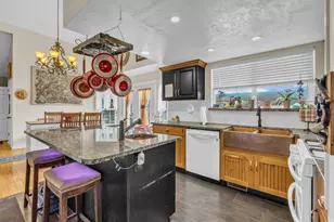 2047 N 1650 E, Layton, UT 84040 - Photo 5