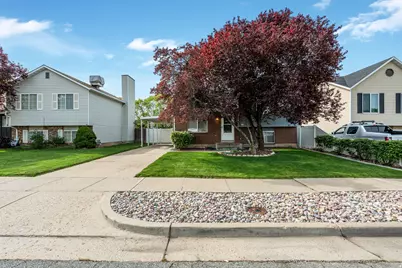 233 W 1675 N, Layton, UT 84041 - Photo 15