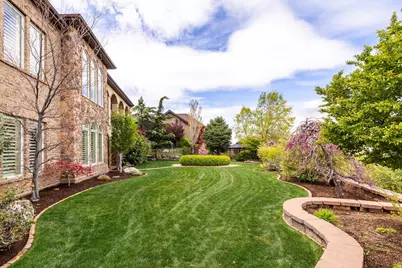 802 Eaglepointe Dr, North Salt Lake, UT 84054 - Photo 17