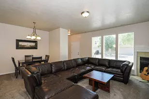 940 W Willow Green Way, Farmington, UT 84025 - Photo 9