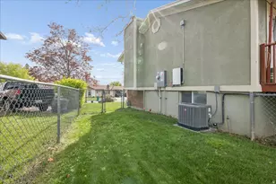 1701 E Hillsboro Dr, Layton, UT 84040 - Photo 41
