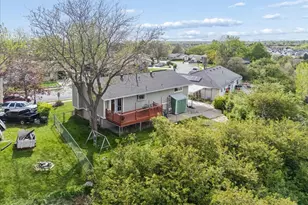 1701 E Hillsboro Dr, Layton, UT 84040 - Photo 3