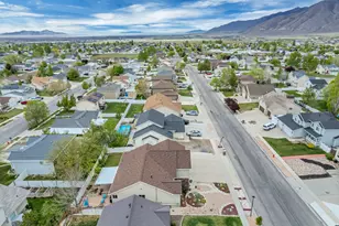 877 N Fox Run Dr E, Tooele, UT 84074 - Photo 39