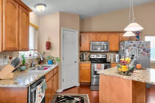 558 E Harvest Moon Dr, Pleasant Grove, UT 84062 - Photo 7