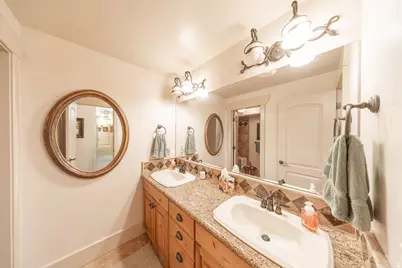 10476 S Hemisphere Ct W, South Jordan, UT 84095 - Photo 39