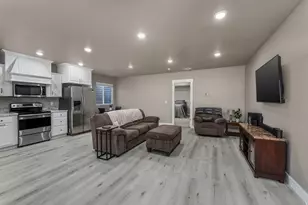 3065 E Lake Vista Dr, Eagle Mountain, UT 84005 - Photo 57
