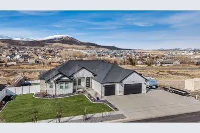 3065 E Lake Vista Dr, Eagle Mountain, UT 84005 - Photo 3