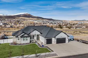 3065 E Lake Vista Dr, Eagle Mountain, UT 84005 - Photo 3