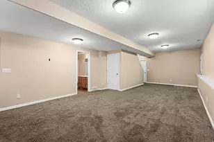 555 W 2350 N, Layton, UT 84041 - Photo 29