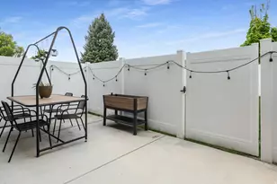 134 W 2525 N, Harrisville, UT 84414 - Photo 17