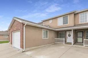 134 W 2525 N, Harrisville, UT 84414 - Photo 3
