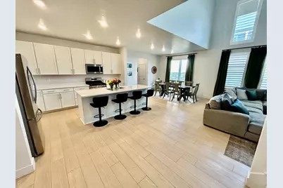 1062 N Kensington Hts, Kaysville, UT 84037 - Photo 3