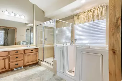 2066 E Tivoli Ct, Draper, UT 84020 - Photo 17