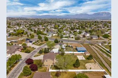 6137 W Triple Crown Ln S, Herriman, UT 84096 - Photo 35
